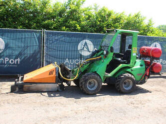 Image de CHARGEUSES SUR PNEUS 2010 Avant M635