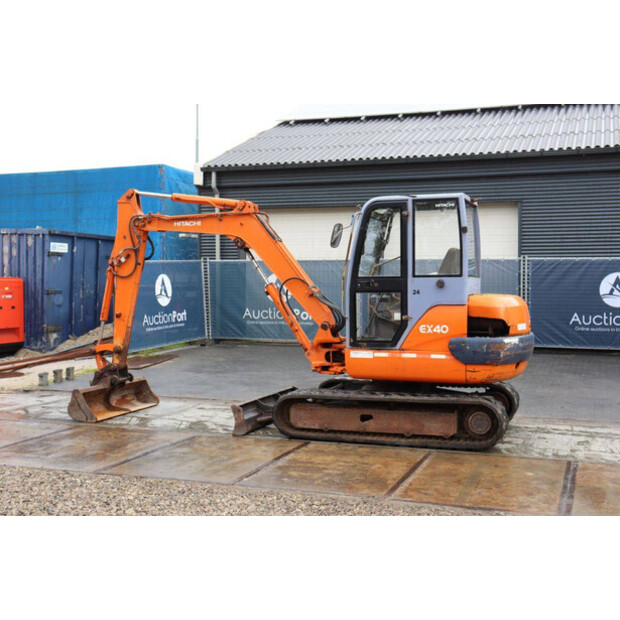 2000 Hitachi EX40-02-47623434