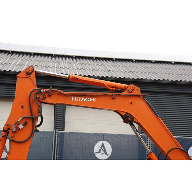2000 Hitachi EX40-02-47623443