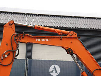 2000-hitachi-ex40-02-47623443