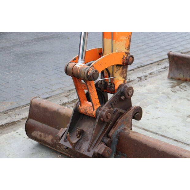 2000 Hitachi EX40-02-47623451