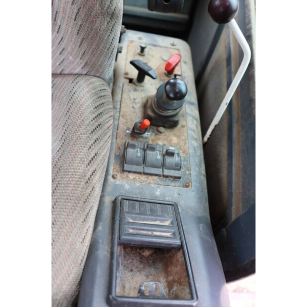 1995 اطلس 1304-47623615