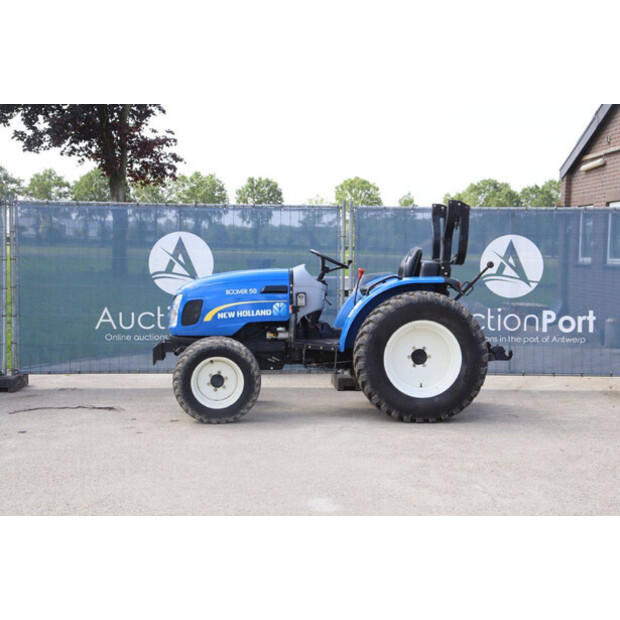 2015 New Holland Boomer 50-47624316