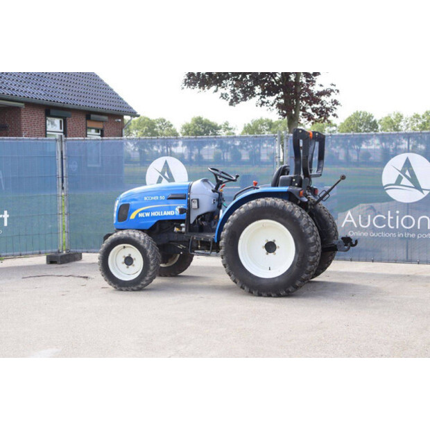 2015 New Holland Boomer 50-47624317