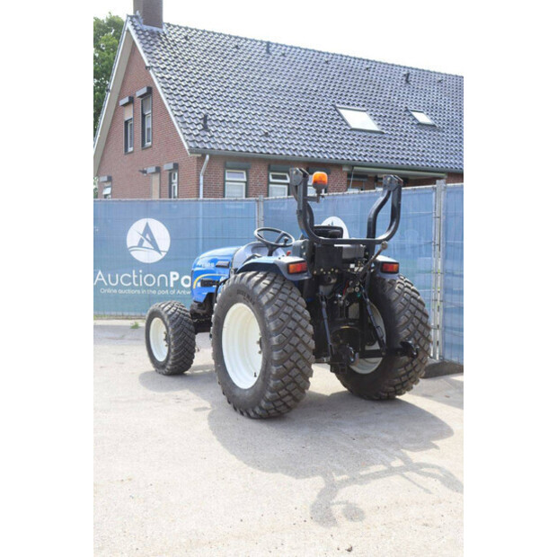 2015 New Holland Boomer 50-47624318