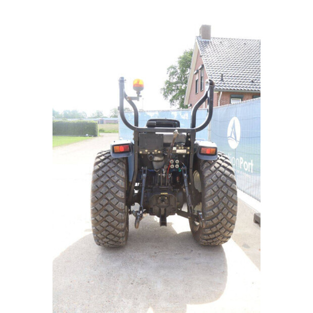 2015 New Holland Boomer 50-47624319