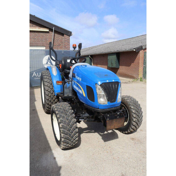 2015 New Holland Boomer 50-47624321