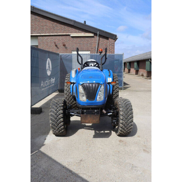 2015 New Holland Boomer 50-47624322