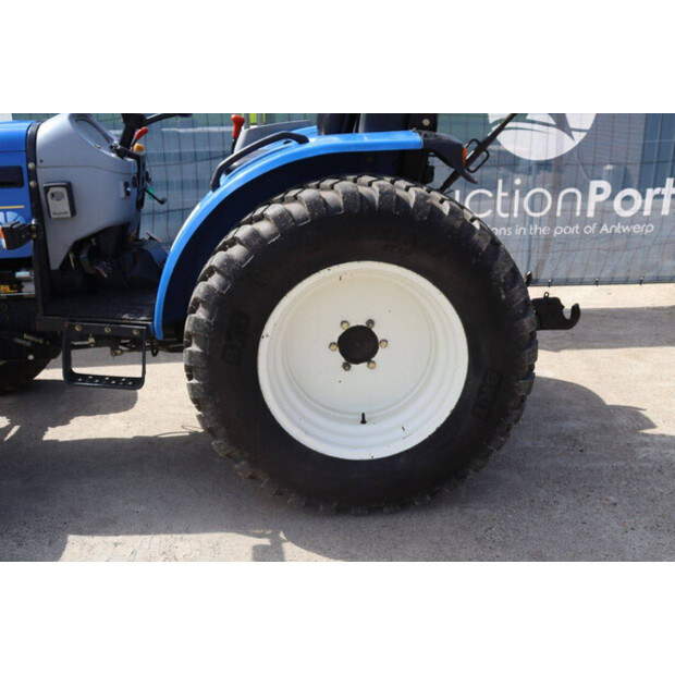 2015 New Holland Boomer 50-47624328