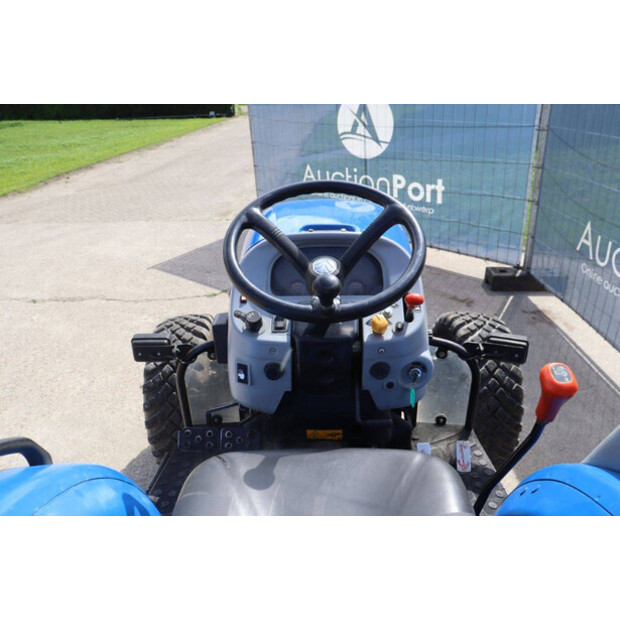 2015 New Holland Boomer 50-47624335