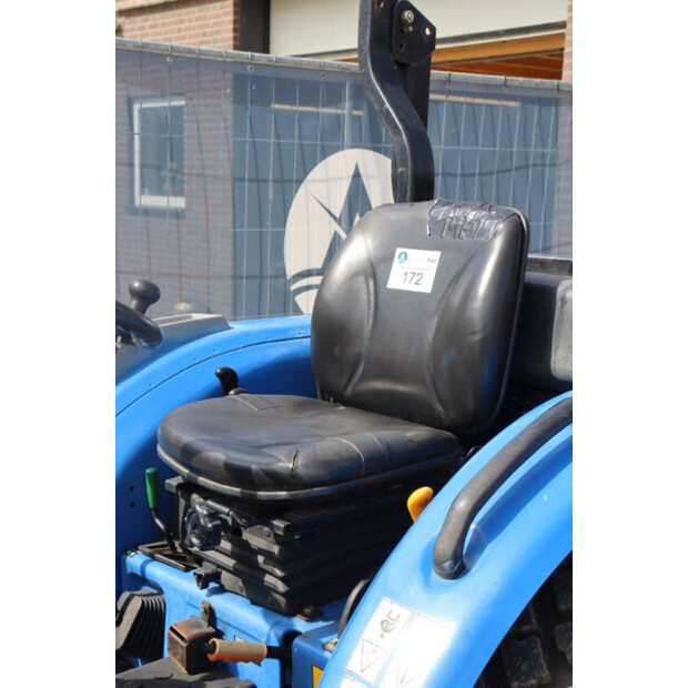 2015 New Holland Boomer 50-47624337