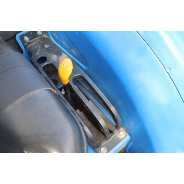 2015 New Holland Boomer 50-47624347