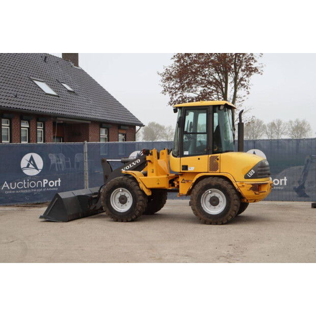2001 Volvo L32B-Z-47625247