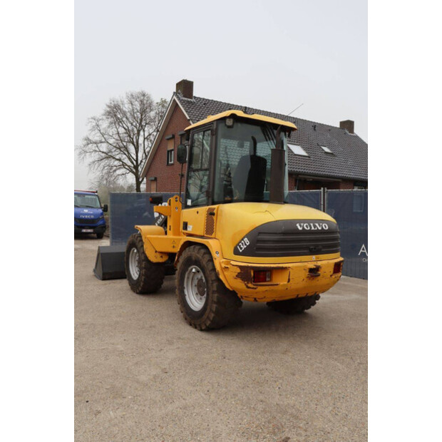 2001 Volvo L32B-Z-47625248