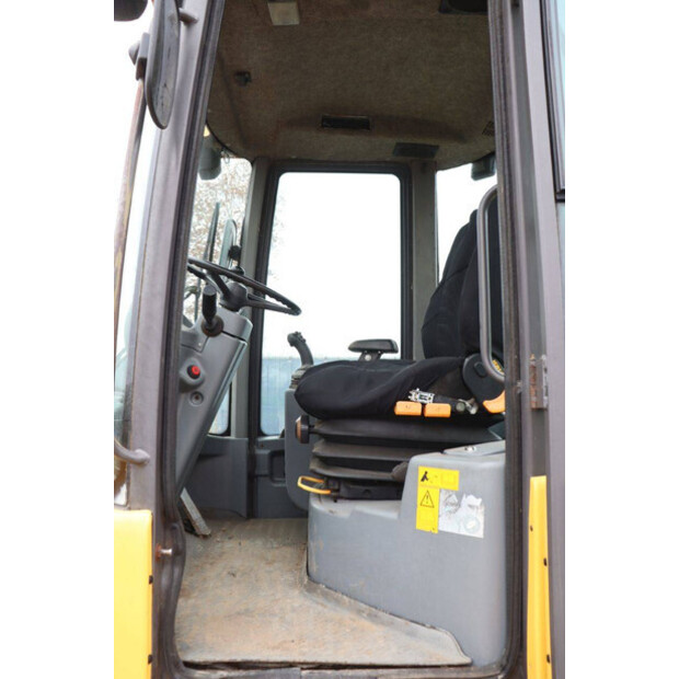 2001 Volvo L32B-Z-47625265