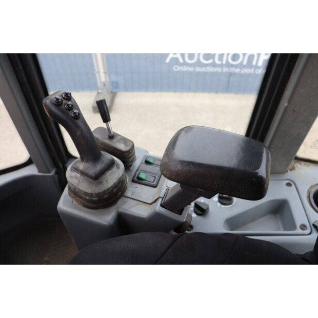 2001 Volvo L32B-Z-47625274