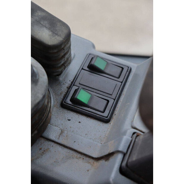 2001 Volvo L32B-Z-47625276