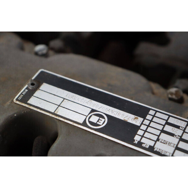 2001 Volvo L32B-Z-47625283