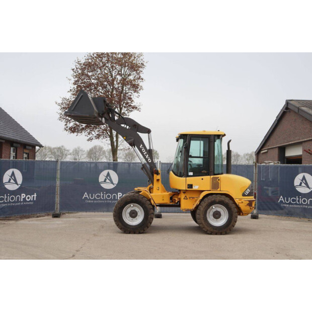 2001 Volvo L32B-Z-47625285