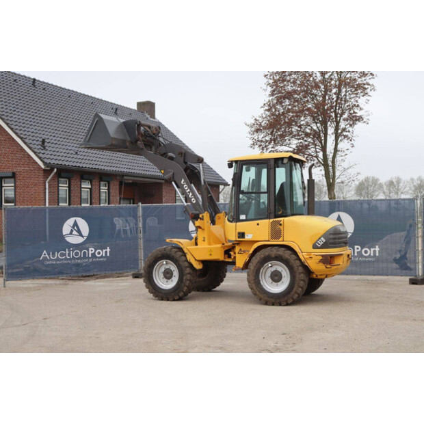 2001 Volvo L32B-Z-47625286
