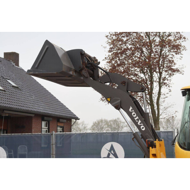 2001 Volvo L32B-Z-47625287