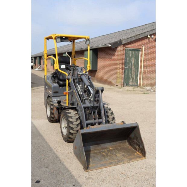 2020 Eurotrac 800/W10-47625386