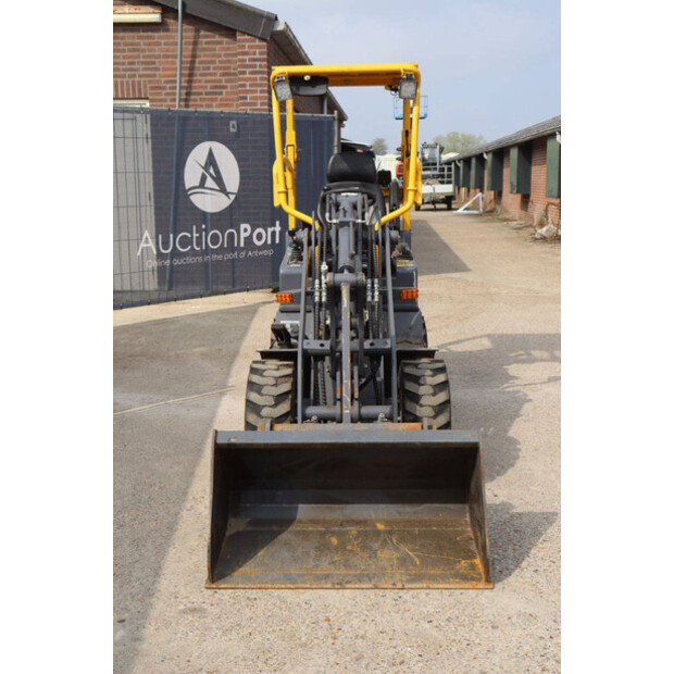2020 Eurotrac 800/W10-47625387