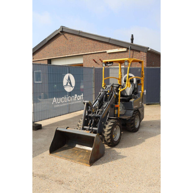2020 Eurotrac 800/W10-47625388