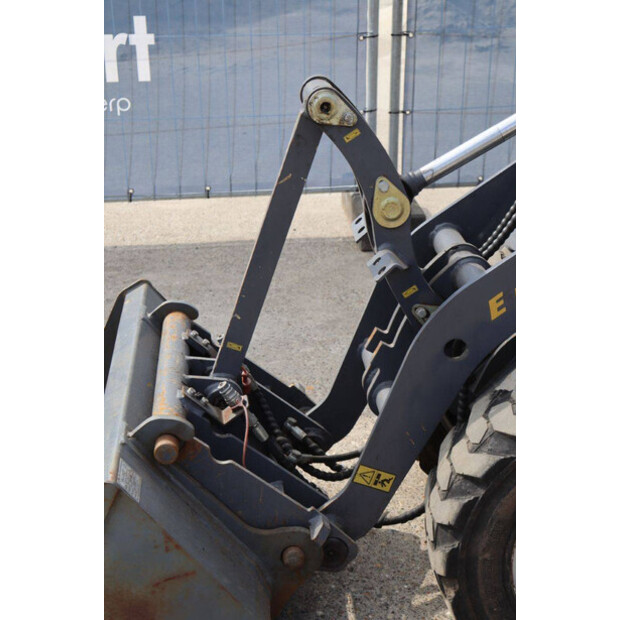 2020 Eurotrac 800/W10-47625390