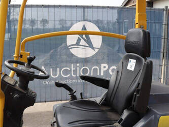 2020-eurotrac-800-w10-1459871-47625400