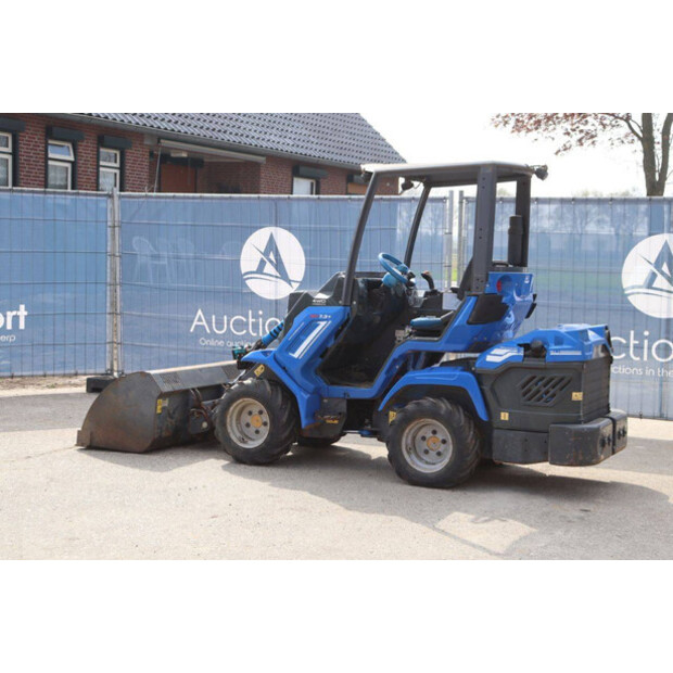 2014 MultiOne M17.3+-47625419