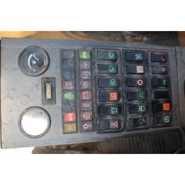 1996 ليبهير A308-47625985