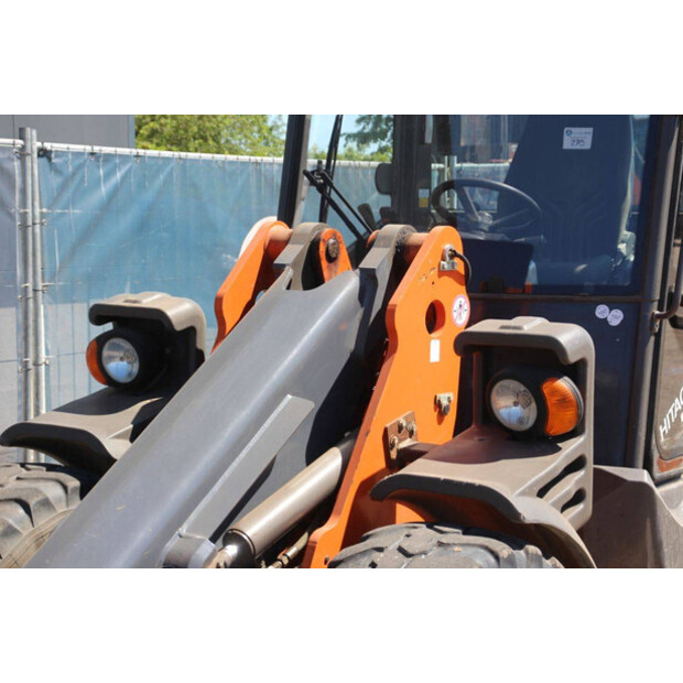 2016 Hitachi ZW75-47626002