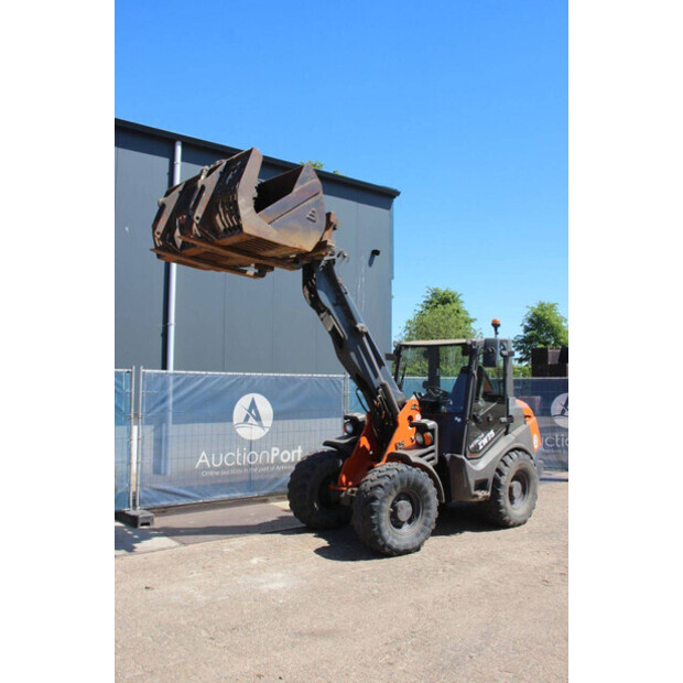 2016 Hitachi ZW75-47626026