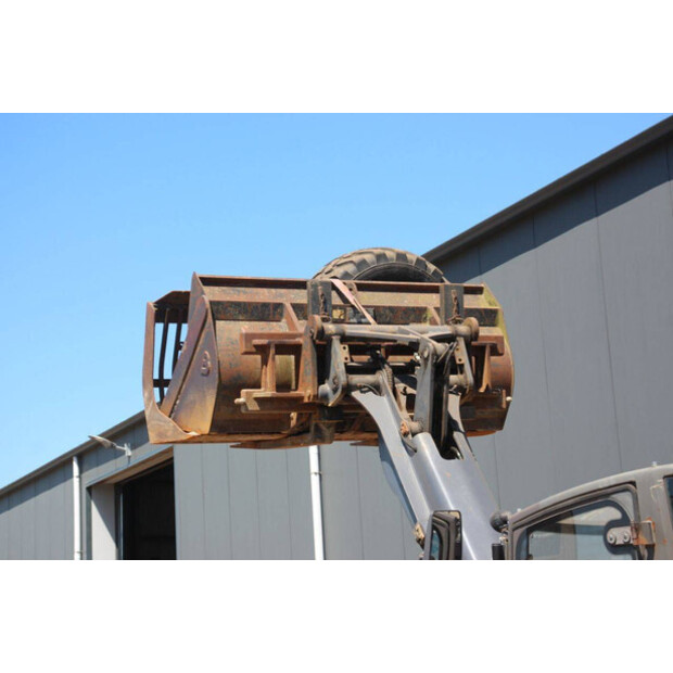 2016 Hitachi ZW75-47626029