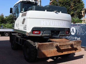 2016-hyundai-hw140a-47626032