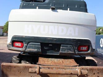 2016-hyundai-hw140a-47626033
