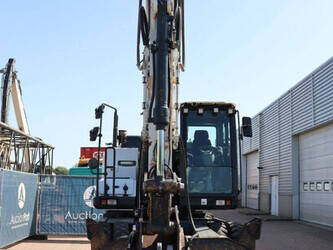 2016-hyundai-hw140a-47626036