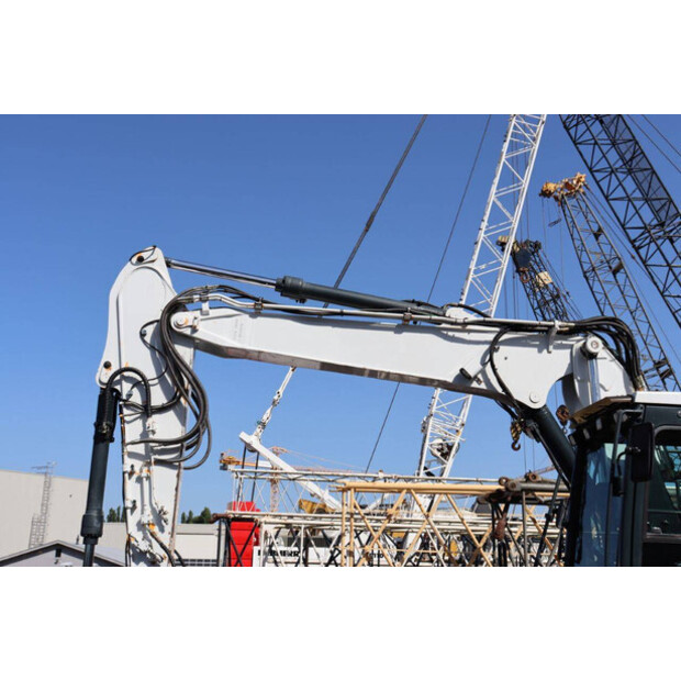 2016 Hyundai HW140A-47626040