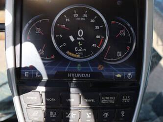 2016-hyundai-hw140a-47626076
