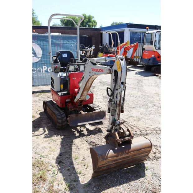 2018 تاكوتشي TB210R-47626372