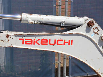 2018-takeuchi-tb210r-1459896-47626380