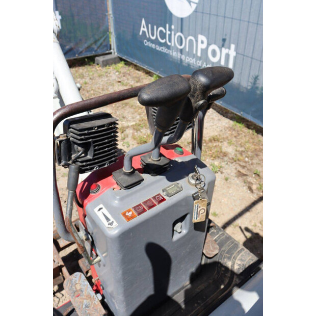 2018 تاكوتشي TB210R-47626400