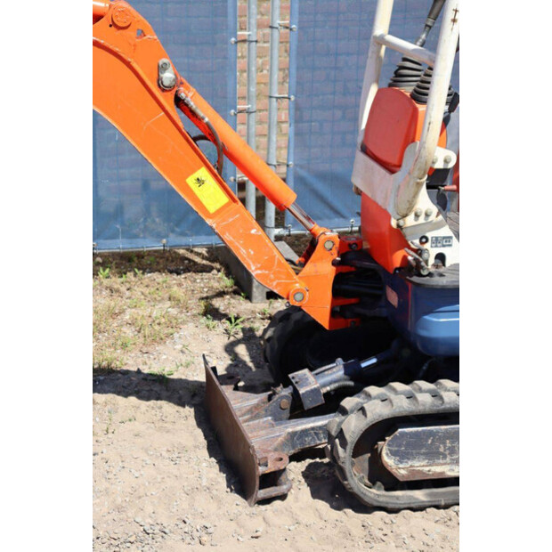 2010 KUBOTA U10-3-47626502