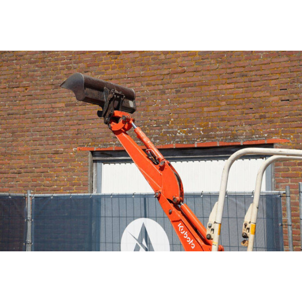 2010 KUBOTA U10-3-47626533