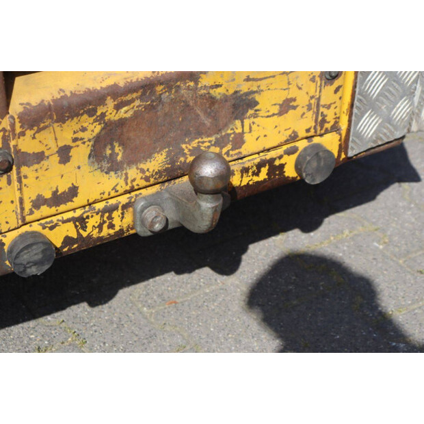 2001 Gebr Knikmops-47626812