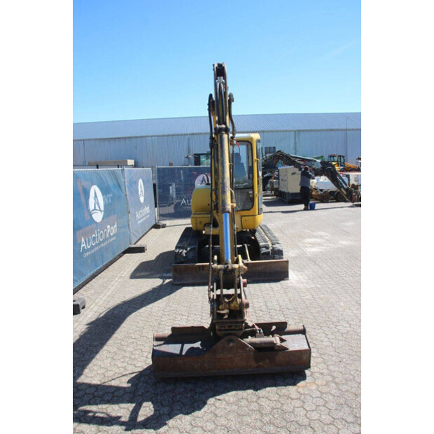 2003 كوماتسو PC45R-8-47627492