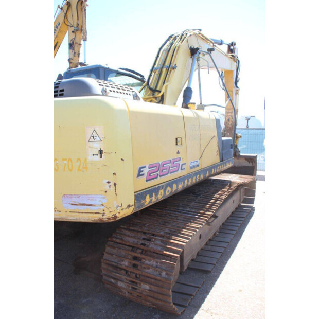 2011 New Holland E265C-47627650