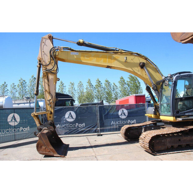 2011 New Holland E265C-47627654