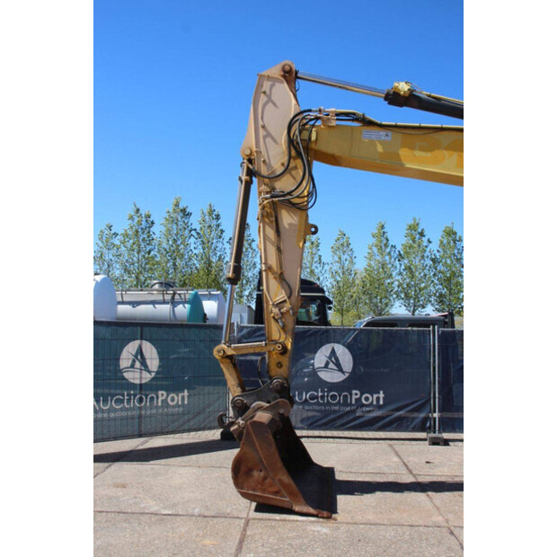 2011 New Holland E265C-47627655